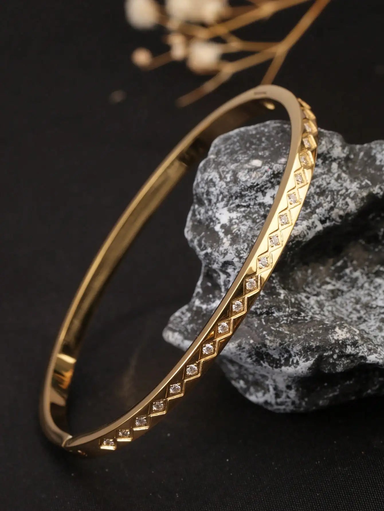 Rhombus-Shaped Bracelet