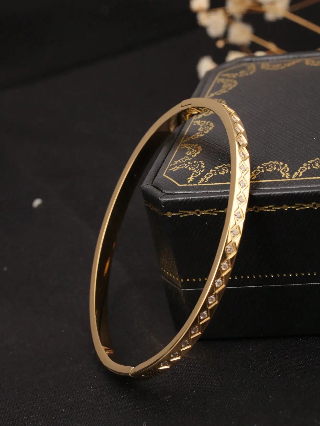Rhombus-Shaped Bracelet