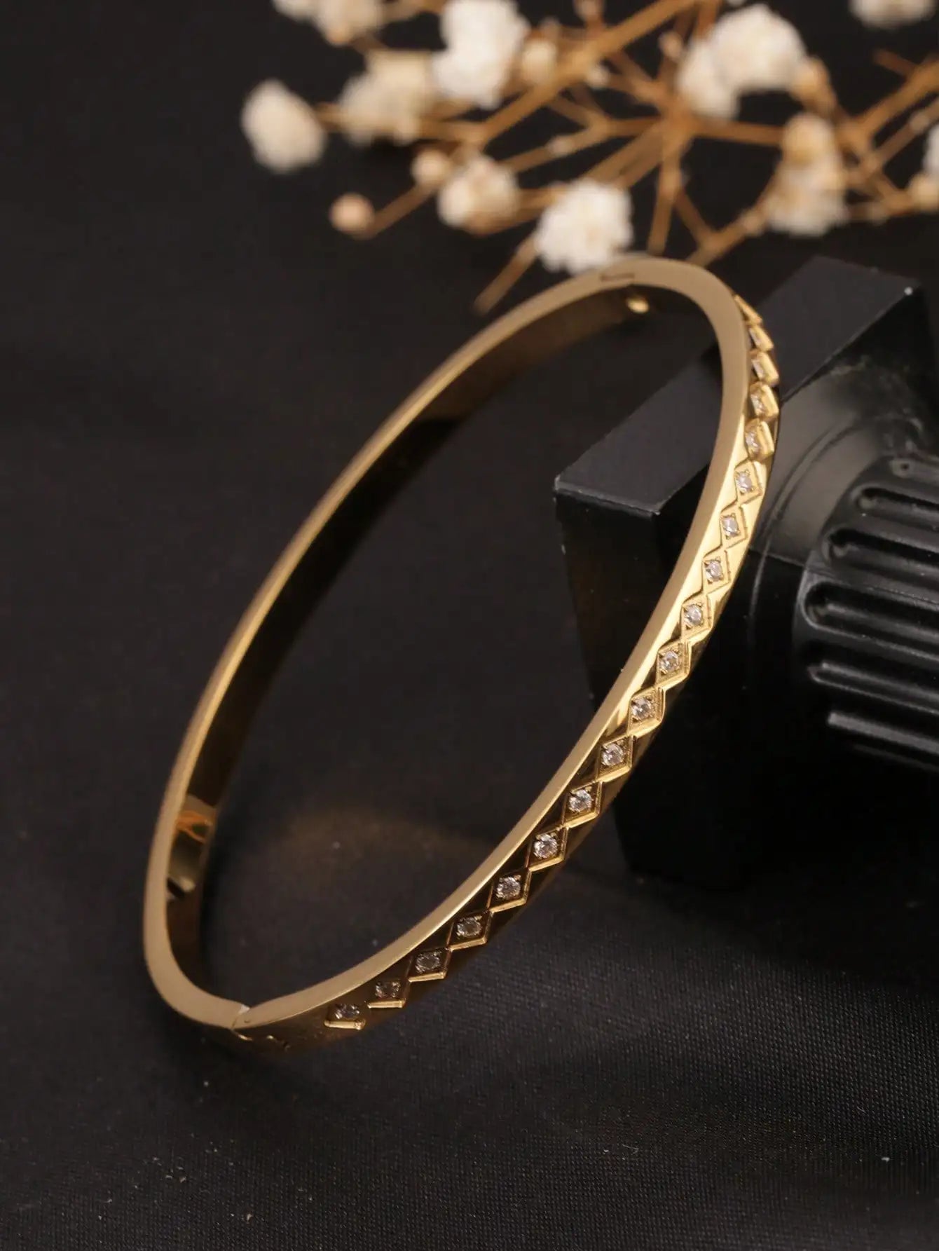 Rhombus-Shaped Bracelet