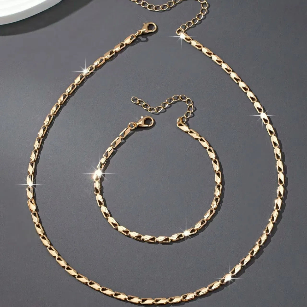 Luxurious Women's Necklaces