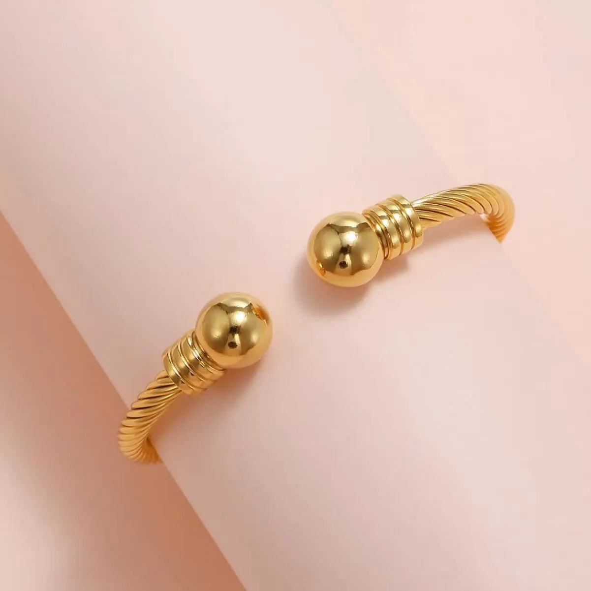 1 fashion bracelet