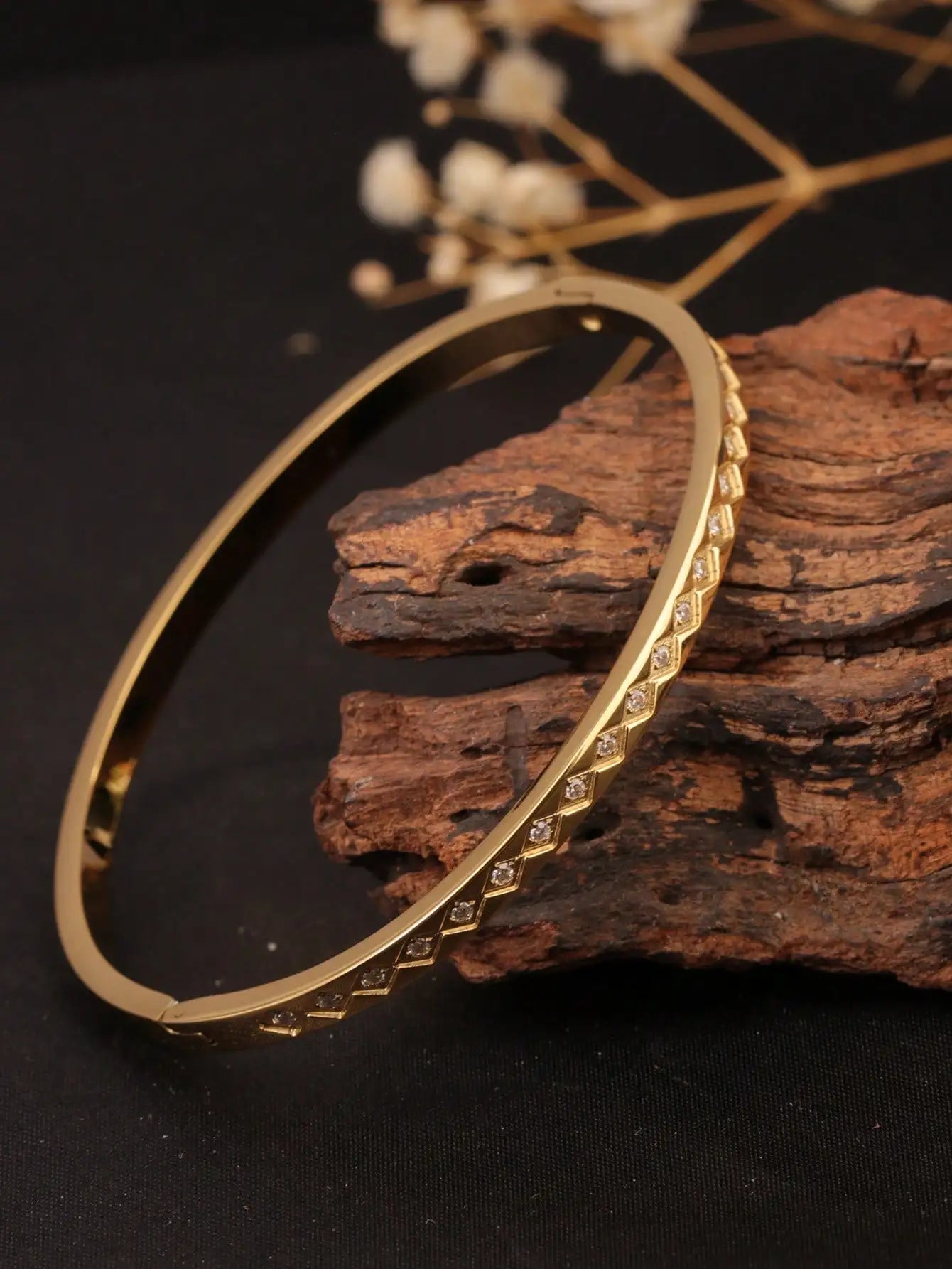 Rhombus-Shaped Bracelet